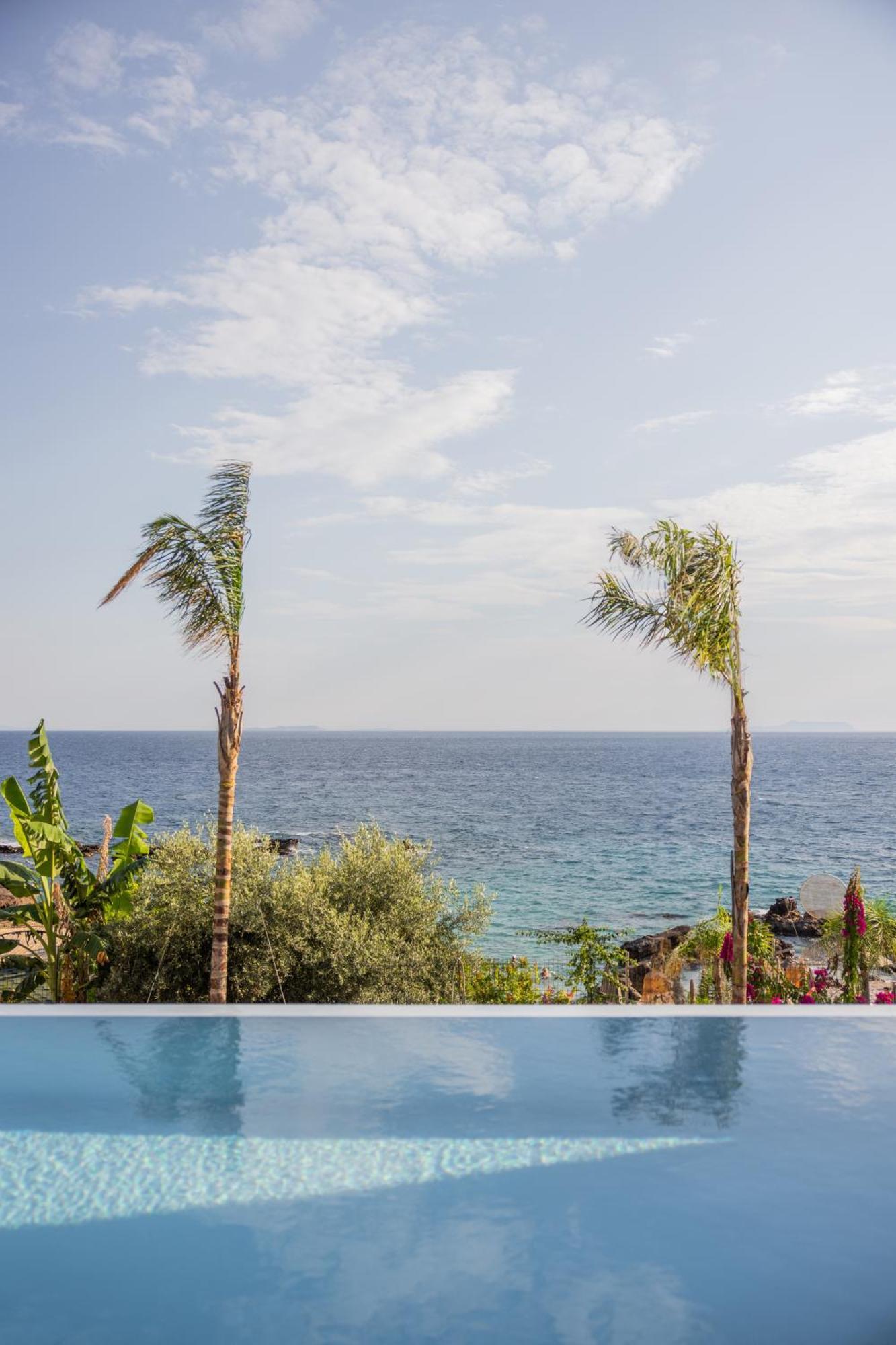 Beyond A Luxury Boutique Hotel Dhermi Bagian luar foto