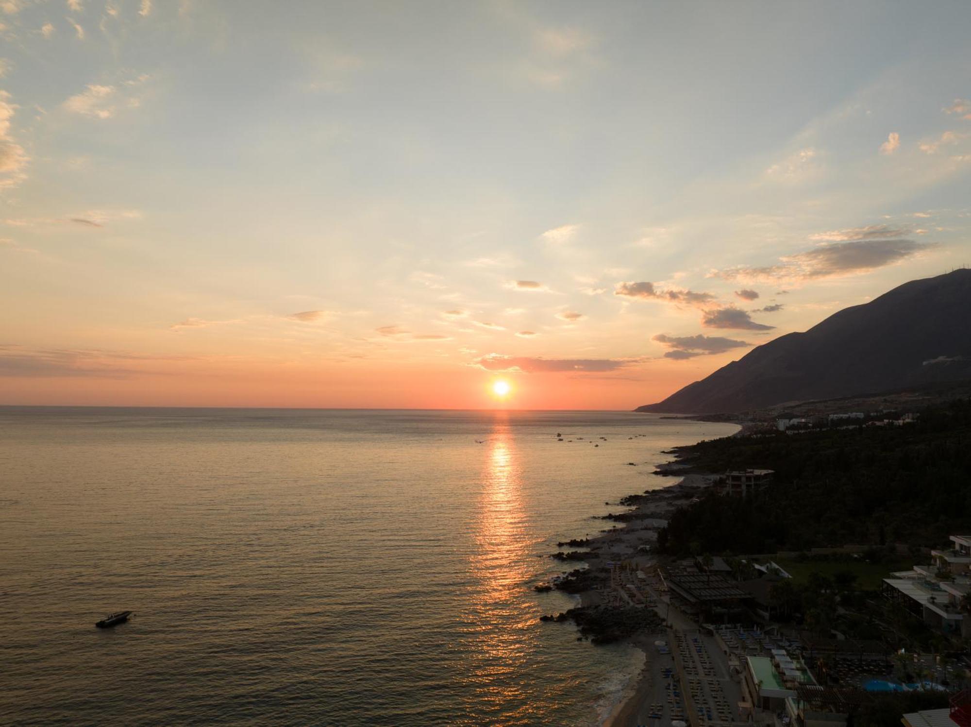 Beyond A Luxury Boutique Hotel Dhermi Bagian luar foto